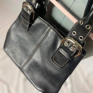 Tignanello Black 100% Leather Shoulder Purse, fully lined.